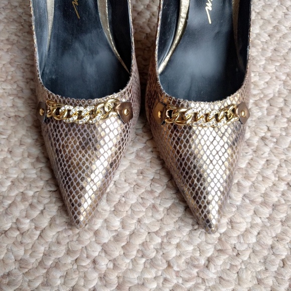 Beverly Feldman Gold Vegan Snake Print Pumps 9.5 - Picture 2 of 5